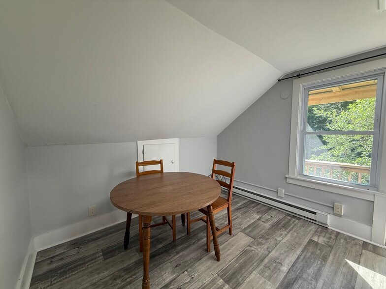 Building Photo - 1686 Slaterville Rd
