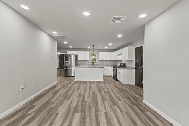 Building Photo - 5775 Mel Sha Ln