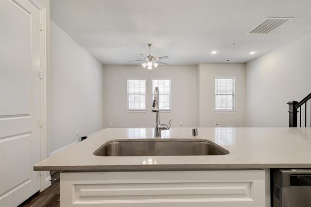 Building Photo - 4158 Shavano Dr