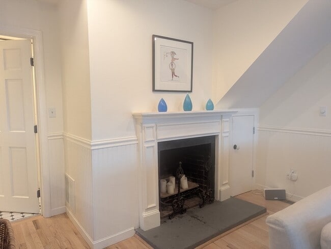 Building Photo - 4 Cliff Rd