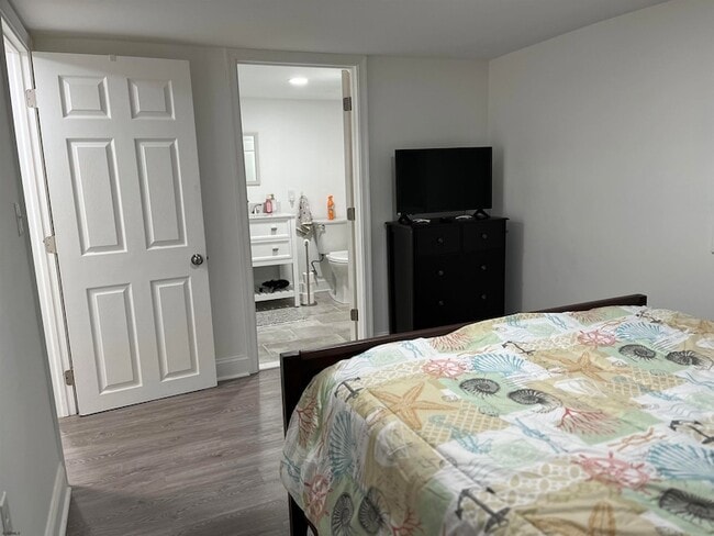 Building Photo - 3 S Richards Ave