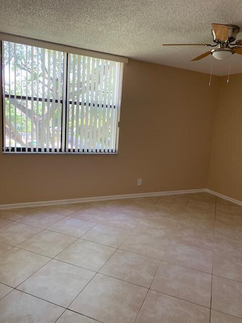 Building Photo - 955 Egret Cir