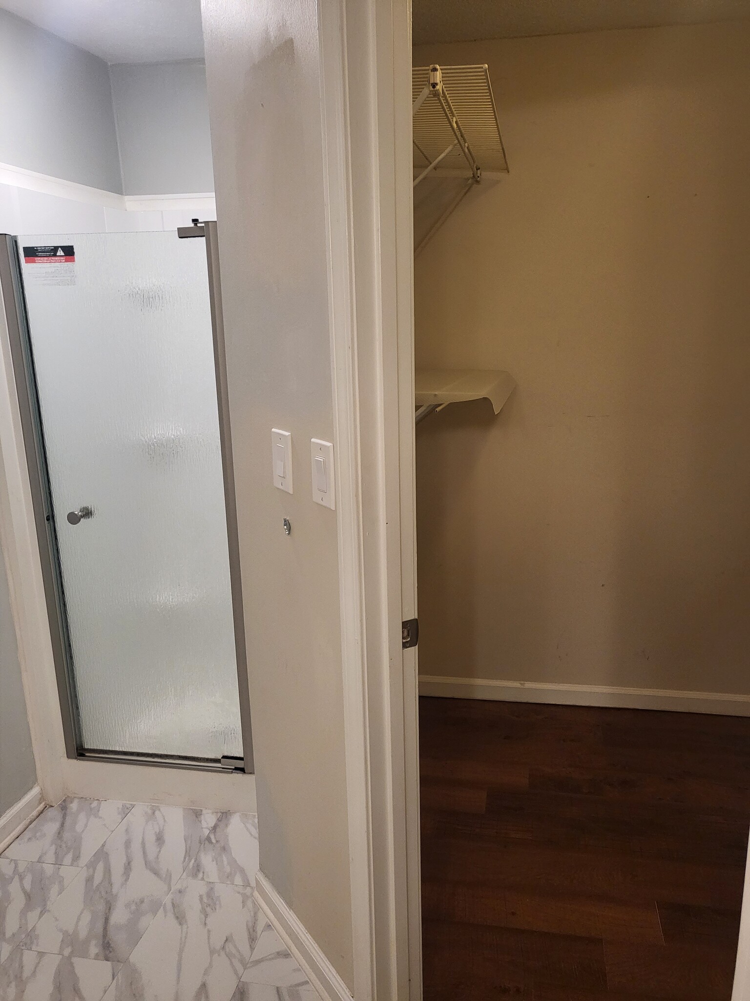 Master bath and walk in closet - 1111 Garden Ct