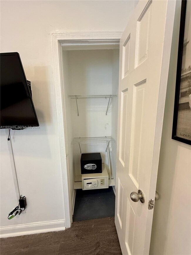 Building Photo - 1538 Jefferson Ave