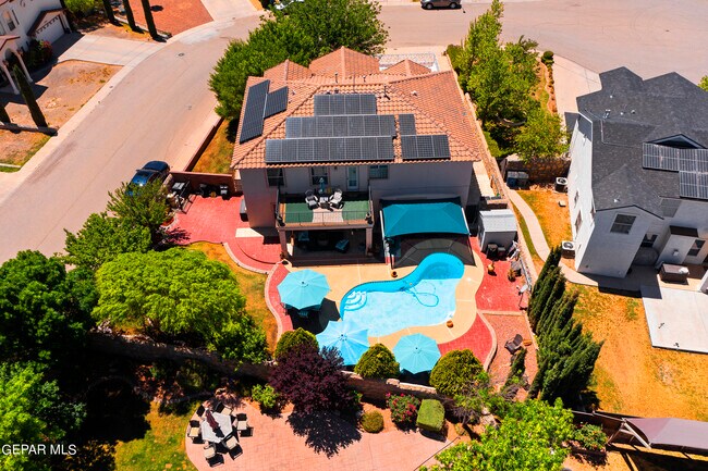 Building Photo - 1091 Los Moros Dr