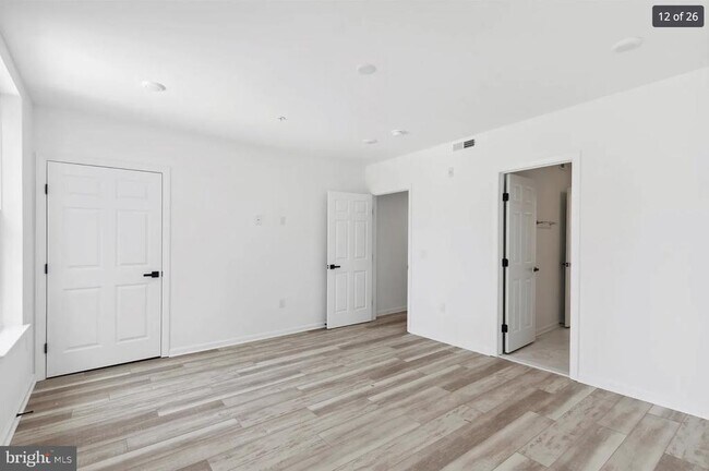 Building Photo - 890 N 42nd St