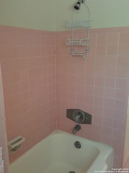 Building Photo - 230 E Mulberry Ave