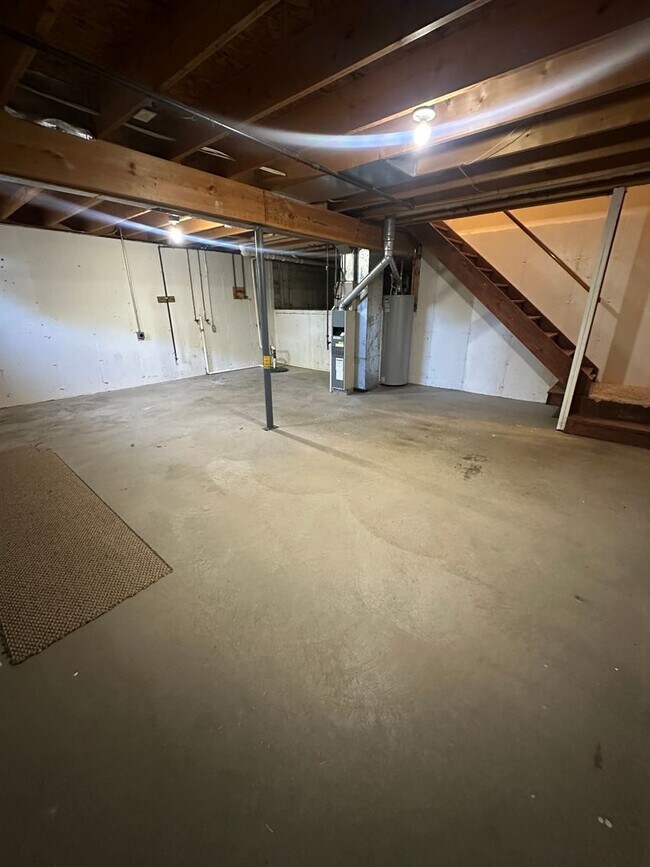 Building Photo - 1003 Zollinger Rd