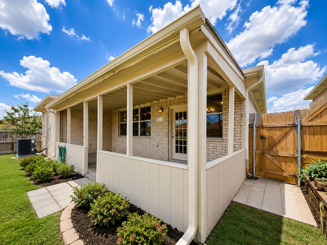 Building Photo - Freshly Updated, Move-In Ready, and Waiting for You!