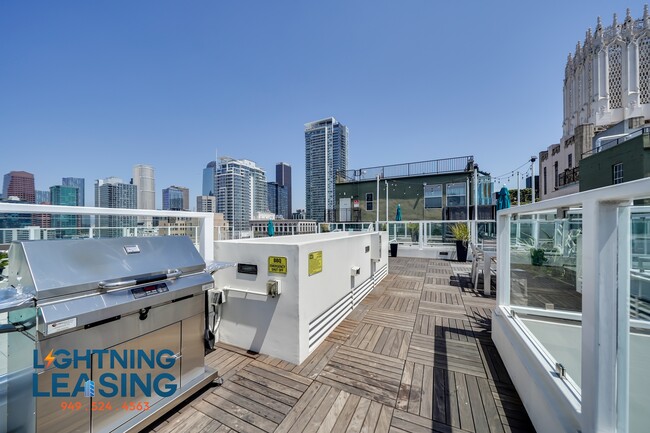 Building Photo - 939 S Broadway-1008
