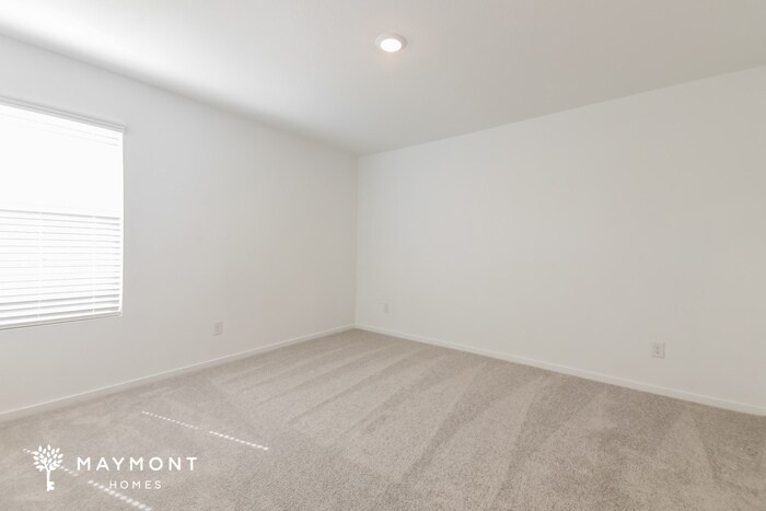 Building Photo - 712 Dressage Ln