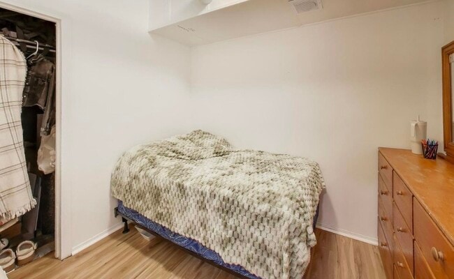 Building Photo - 3248 S Paulina St