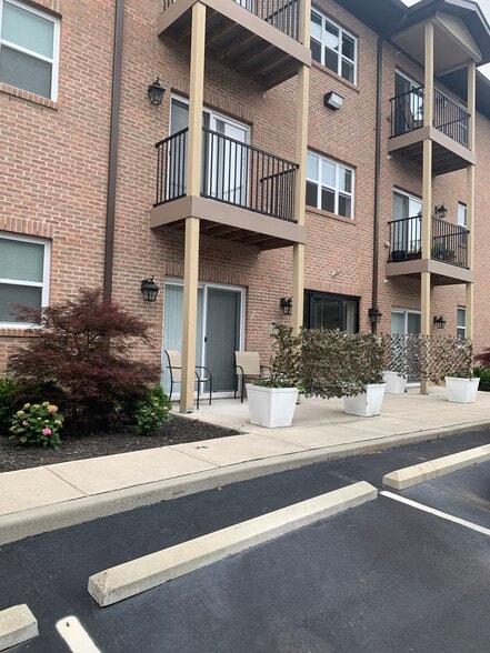 Building Photo - 722 Ohio Pike