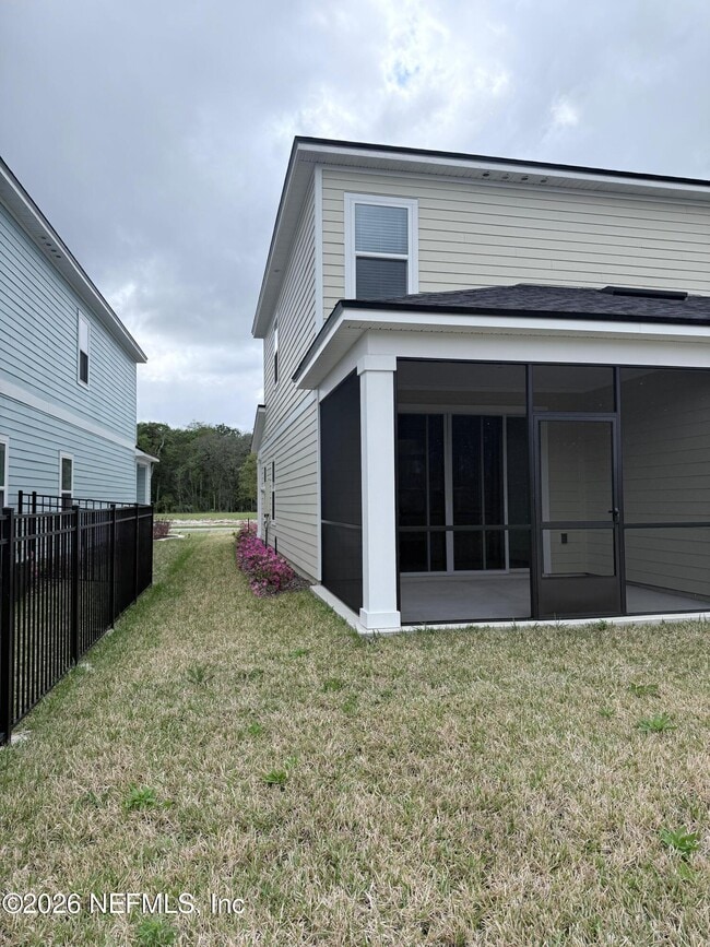 Building Photo - 523 Farmfield Dr