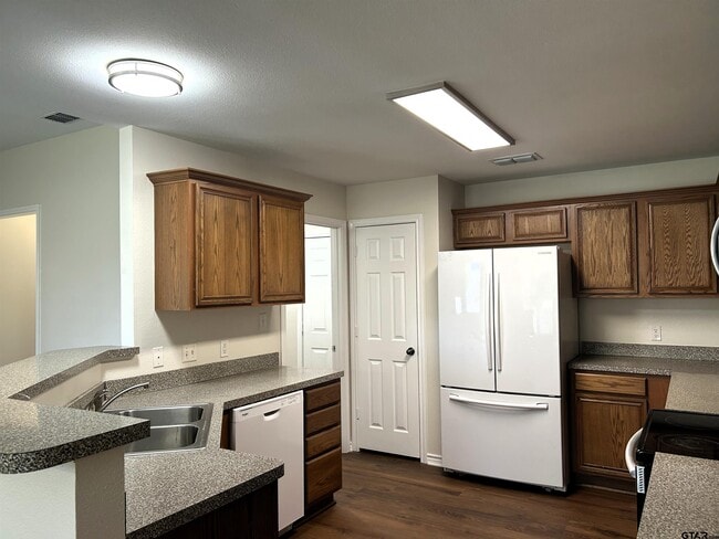 Building Photo - 11250 Derby Dr