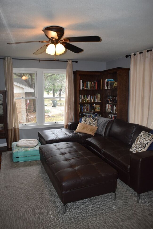 Building Photo - FULLY Renovated home in Historic Temple Neighborhood!