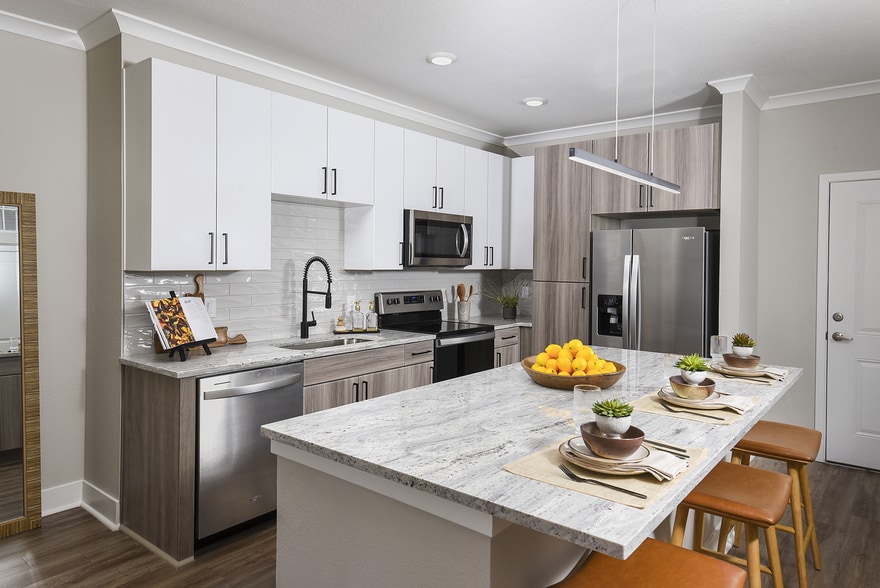 Building Photo - Crowne at 2534