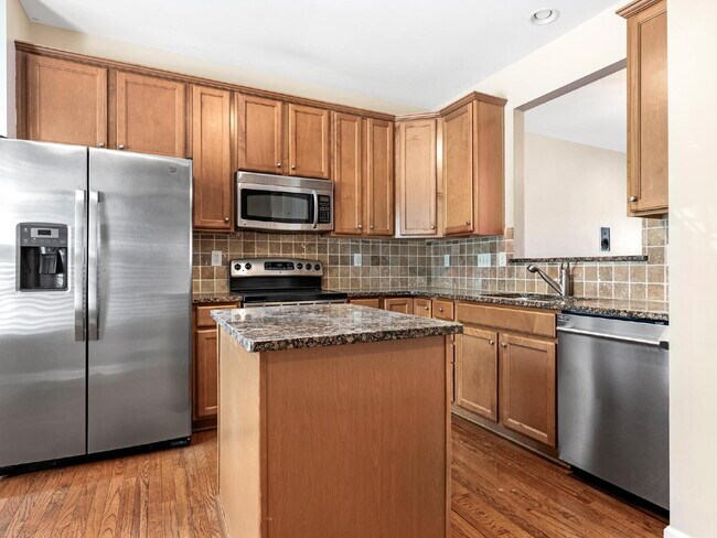 Building Photo - Third Ward Stunner-Uptown Location!