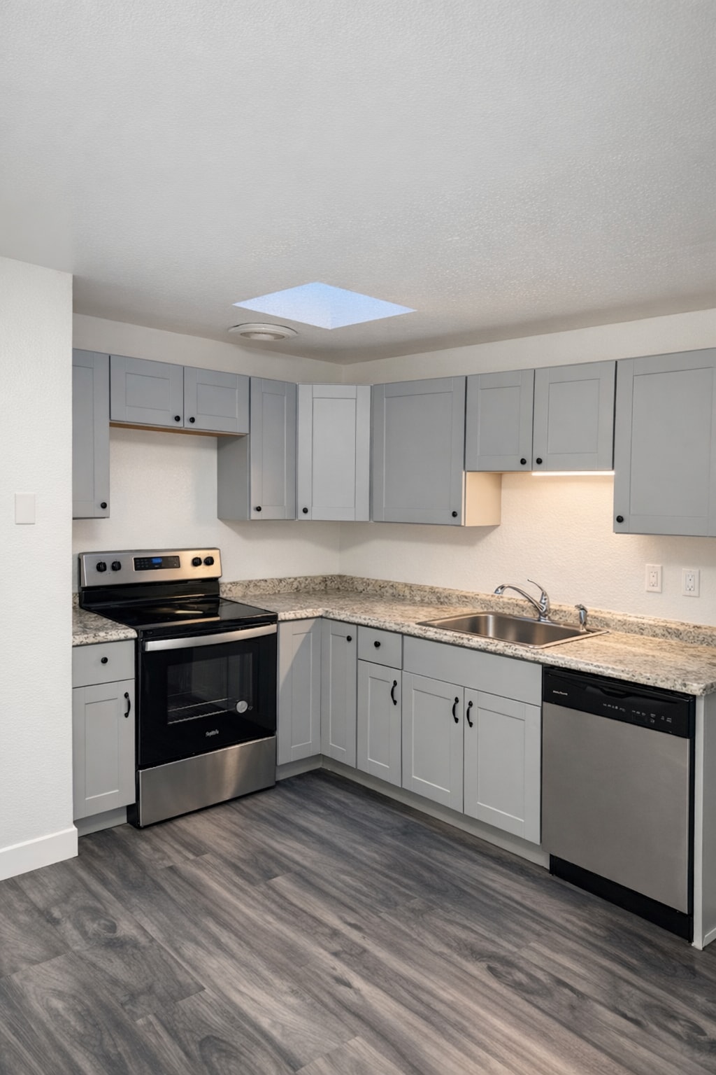 Building Photo - 4300 NE Sunset Blvd