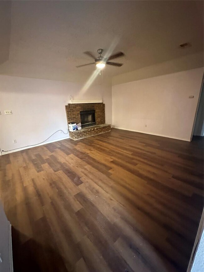 Building Photo - 11205 Selma Dr