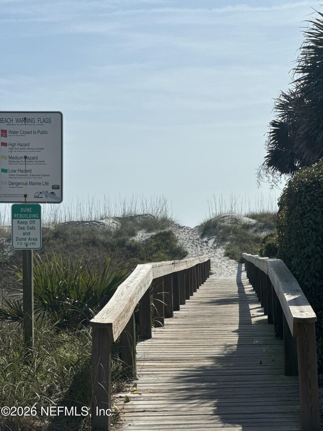 Building Photo - 1632 Strand St