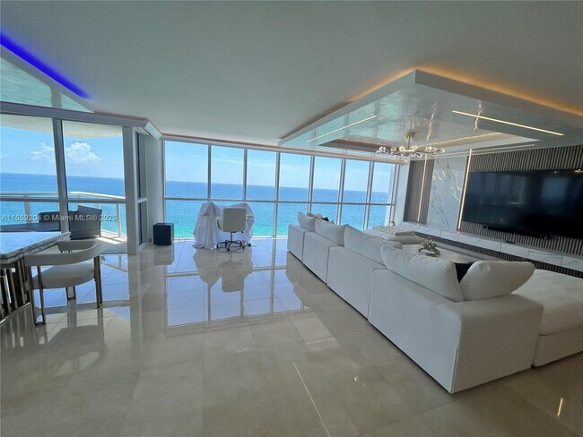 Building Photo - 16425 Collins Ave