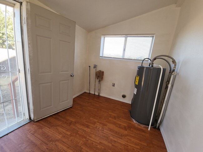 Building Photo - 9411 Windmill St