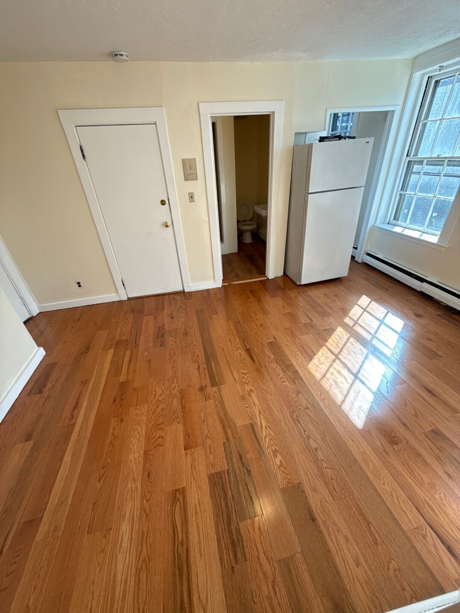 Building Photo - 42 Anderson St