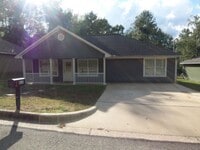 Building Photo - AVAILABLE FOR MAY MOVE IN!