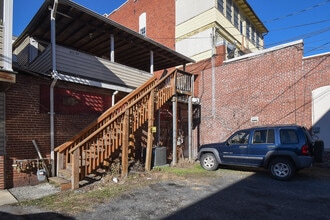 Building Photo - 110 N Main St