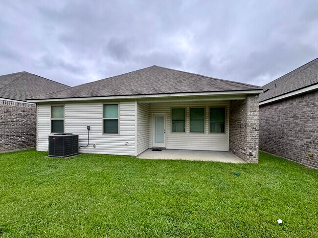 Building Photo - 6631 Tiger Pointe Dr