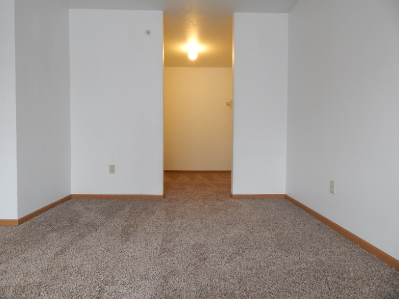 Building Photo - 1112 W 4th St