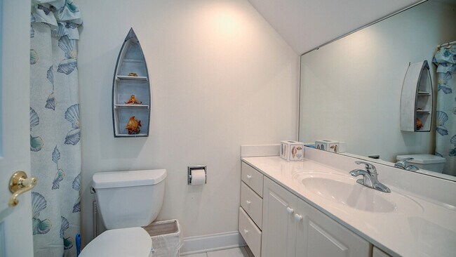 Building Photo - 203 Whiting Ln