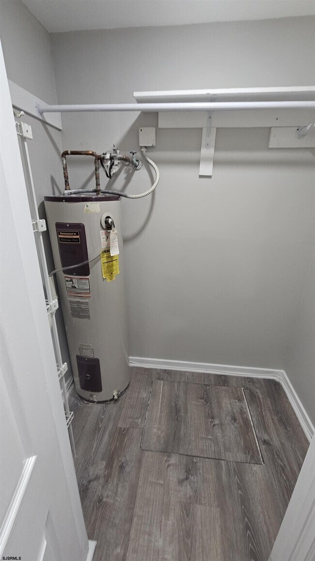 Building Photo - 184 Heather Croft