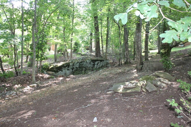 Building Photo - 2108 Valley Dale Ln