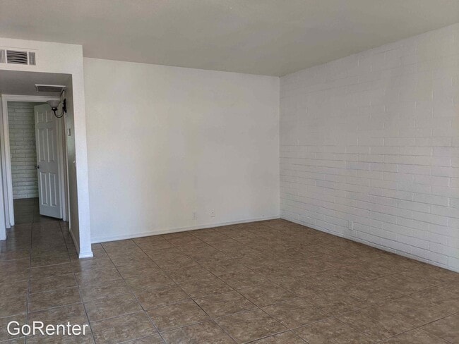 Building Photo - 2 br, 1 bath House - 2333 W Glenrosa Ave #115