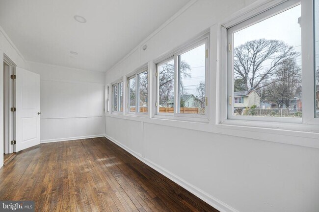 Building Photo - 5123 Crittenden St