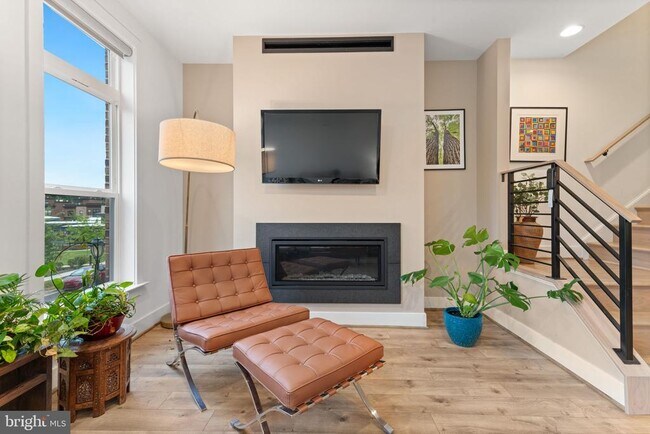 Building Photo - 3533 Bellflower Ln