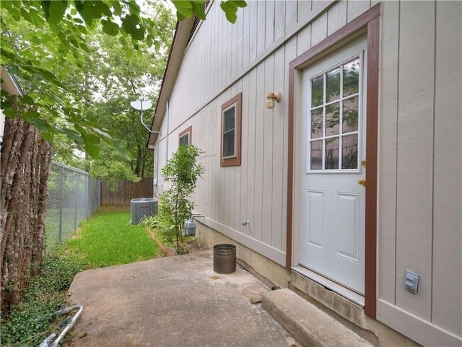 Building Photo - 1714 Rawhide Loop