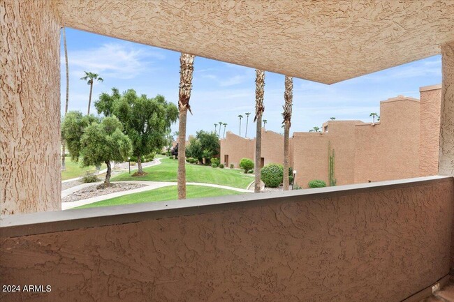 Building Photo - 7401 N Scottsdale Rd