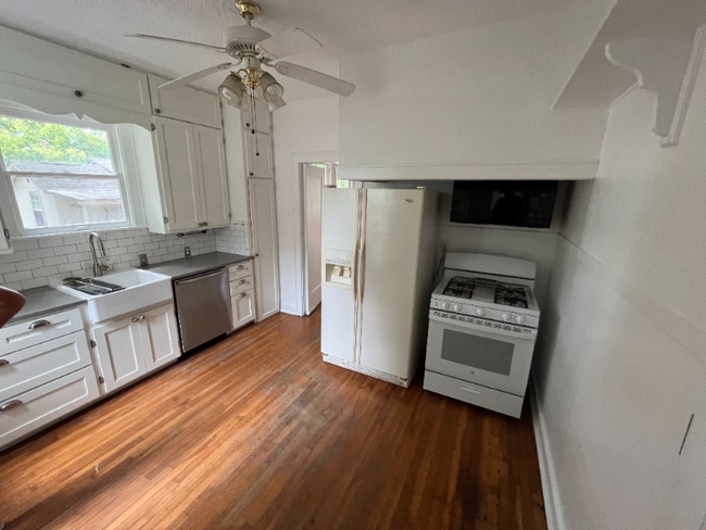 Building Photo - 9100 Georgian Dr