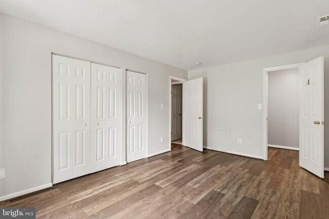 Building Photo - 13212 Meander Cove Dr