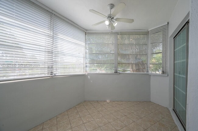 Building Photo - 1651 NE Miami Gardens Dr