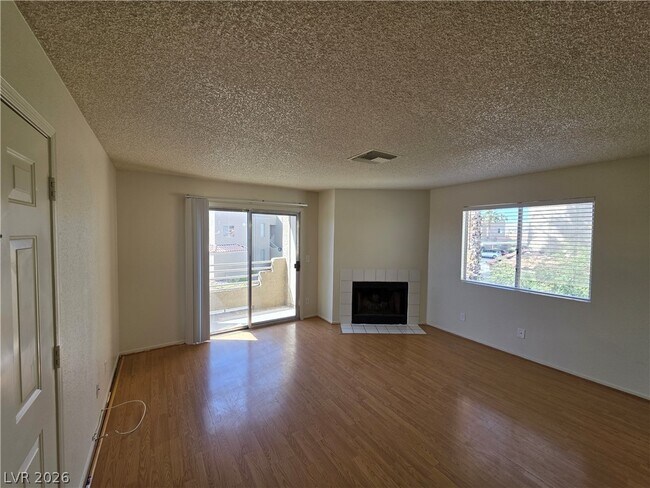 Building Photo - 2200 Highpointe Dr