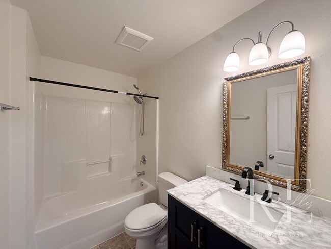 Building Photo - Comfort Meets Style in This Charming Poulsbo Home on Inspiration Street