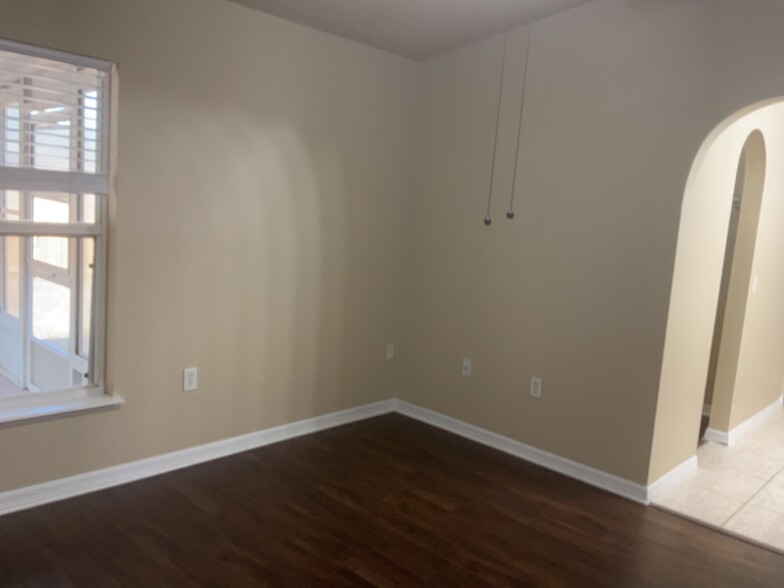 Building Photo - 806 Rocky Mountain Ct