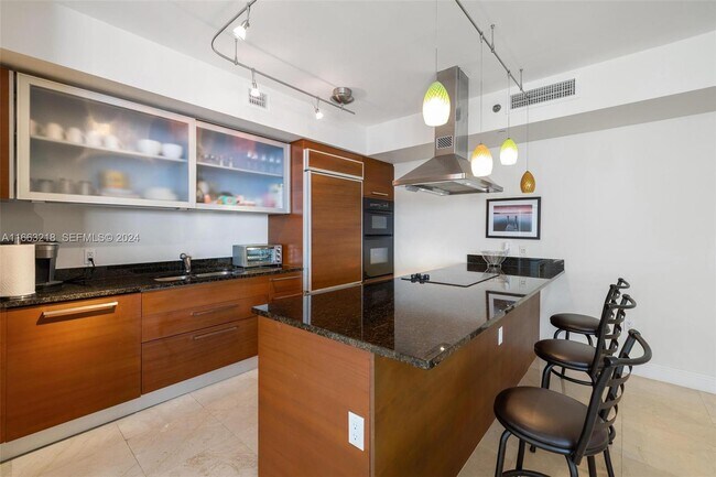 Building Photo - 1800 S Ocean Dr