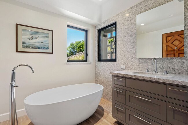 Building Photo - Tuscan Dream Villa in Summerland — Ocean Views, Orchard Serenity, Fully Furnished Retreat