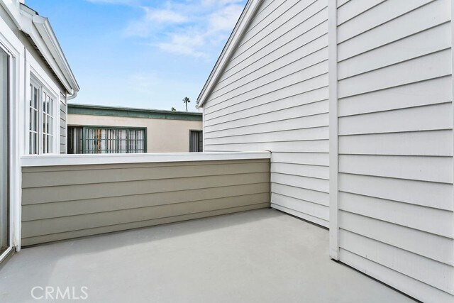 Building Photo - 426 Goldenrod Ave