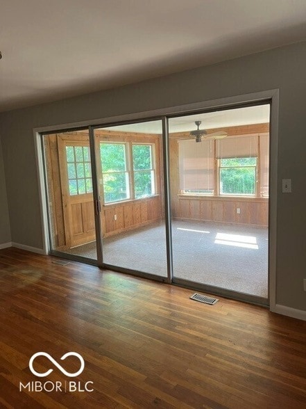 Building Photo - 628 Ash Dr